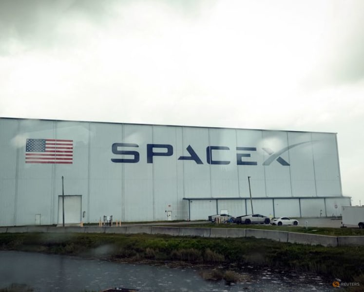 Exclusive-SpaceX to woo Wall Street with three-day analyst meet this week, sources say