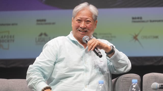 继李连杰“回春”引热论，洪金宝被爆靠注射“神秘液体”恢复健康！