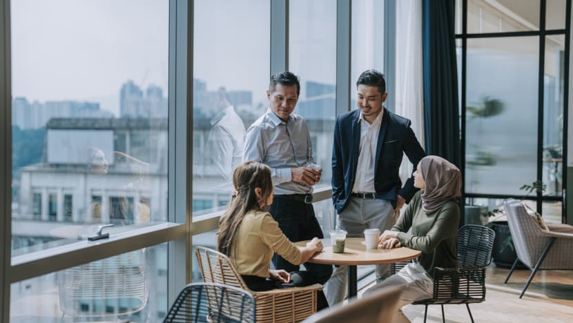 Survei: Gen Z dan Milenial capek main dating apps, cenderung jadian sama teman kerja