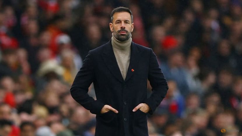 Van Nistelrooy leaves Manchester United after Amorim's arrival