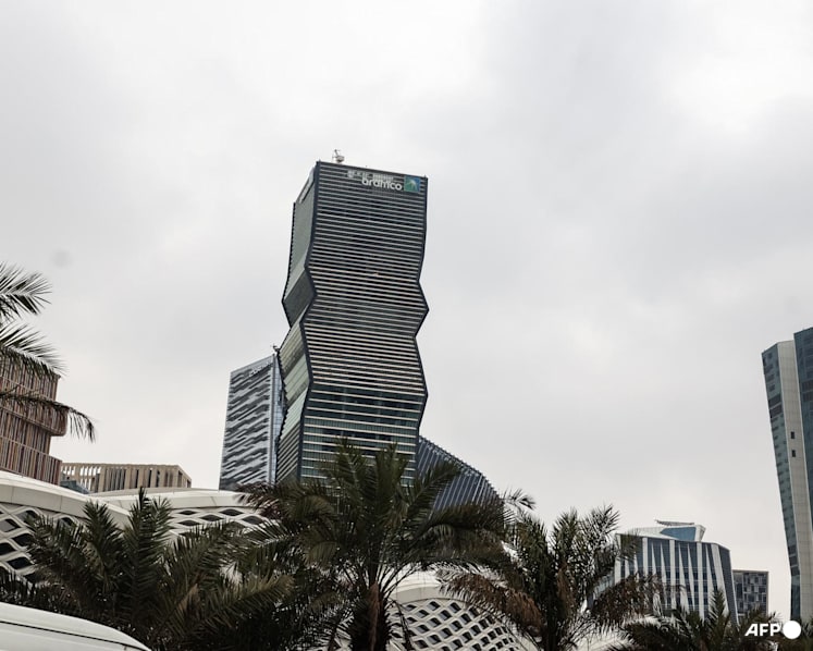 Saudi offers more crude to Asian refiners via Oman after pipeline attacks: Sources Saudi offers more crude to Asian refiners via Oman after pipeline attacks: Sources