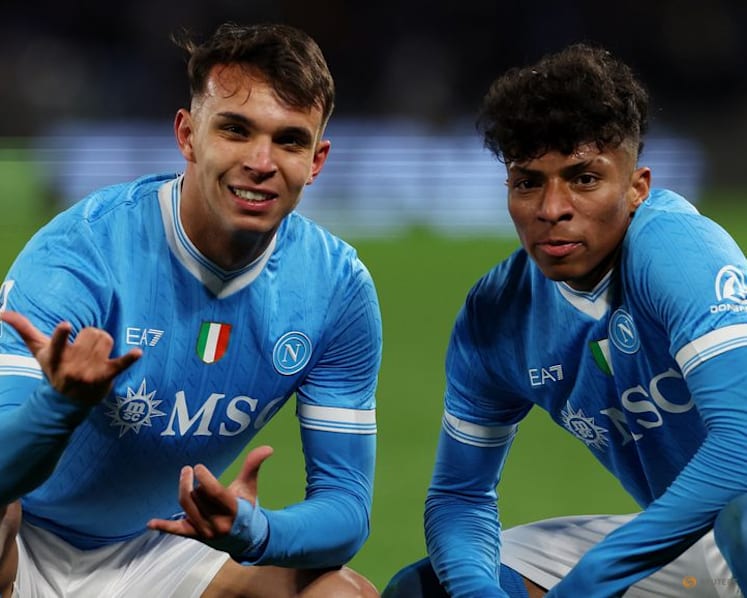 Napoli stay third after late goal earns 2-2 draw with Roma