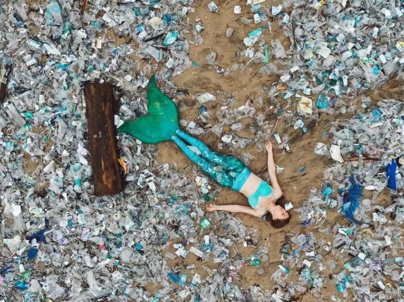 The woman in the photo is Laura, whose Instagram name is Laura in Water Land, a 35-year-old ocean advocate based in Belgium and has been utilising the power of social media to raise awareness about environmental and sustainability issues.