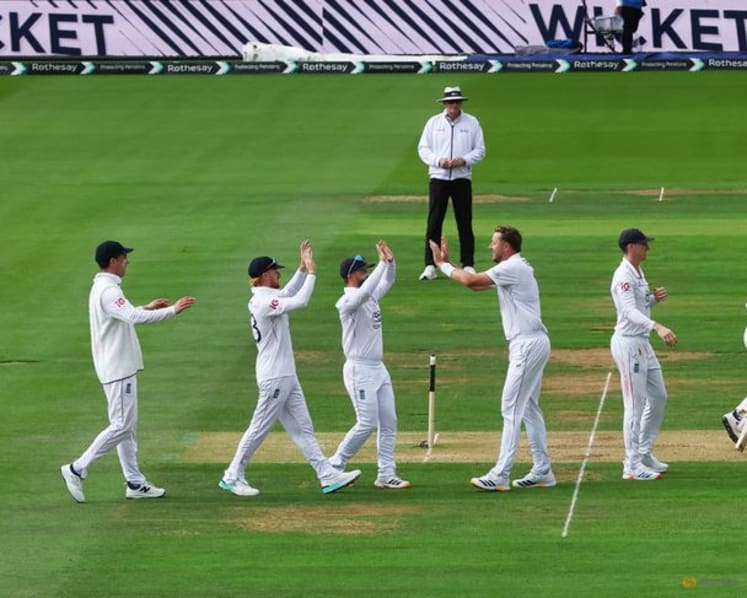 Ex-captains question Pakistan board's 'panic-button' squad shake-up
