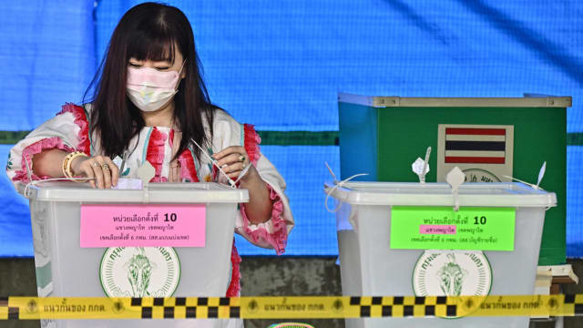 泰国今天举行全国大选  投票站傍晚5点关闭