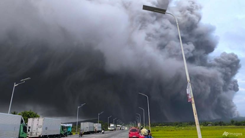 Philippines Evacuates Thousands as Mayon Volcano Erupts, Ash Blankets 87 Villages — image 3
