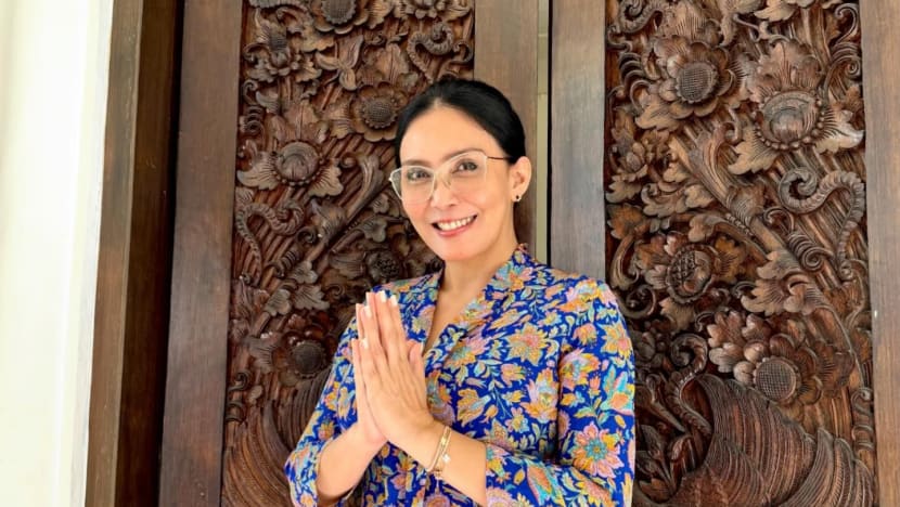 Bikin terharu, Rieke Diah Pitaloka 'Oneng' jenguk Mat Solar dan janji perjuangkan tanah Bang Juri