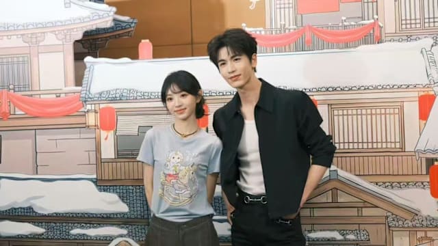 张凌赫、田曦薇经纪人9年恩怨破冰！《逐玉》庆功宴上演世纪大和解