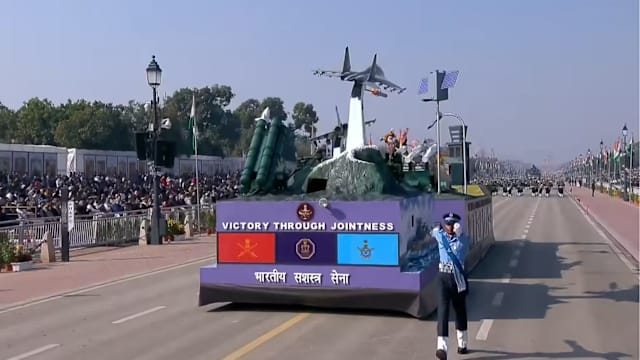 印度迎来第77个共和国日 动物方队首次亮相阅兵式