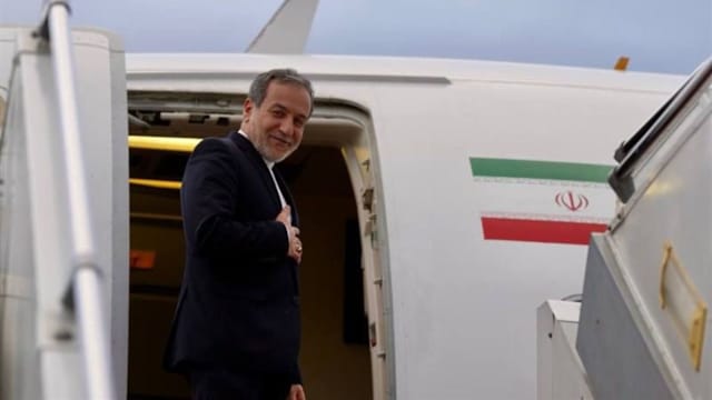 伊朗外长抵俄 将与普京会谈争取支持