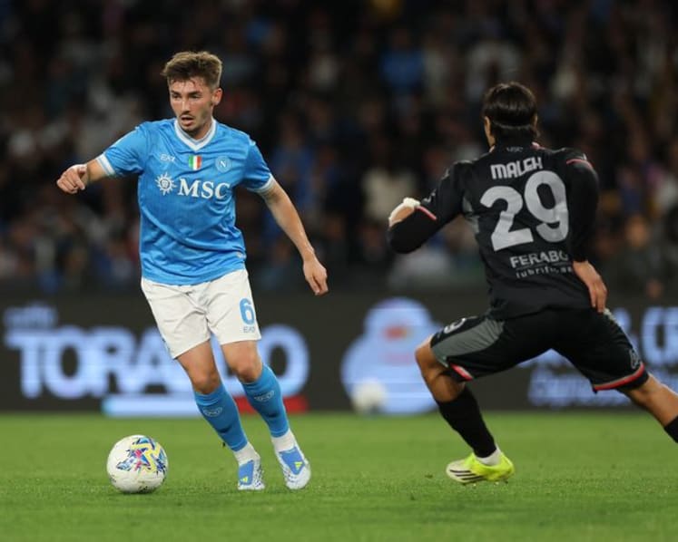 Napoli delay Inter's title celebrations with 4-0 win over Cremonese