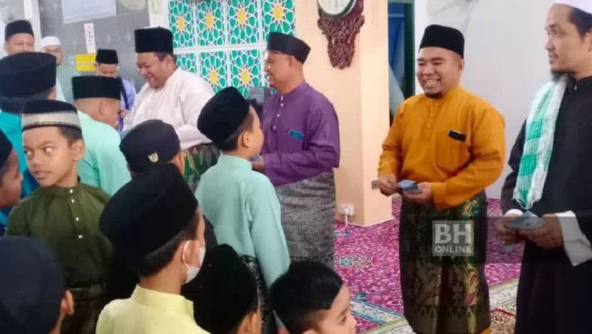 Imam terlupa takbir, solat sunat Aidilfitri diulang Imam terlupa takbir, solat sunat Aidilfitri diulang