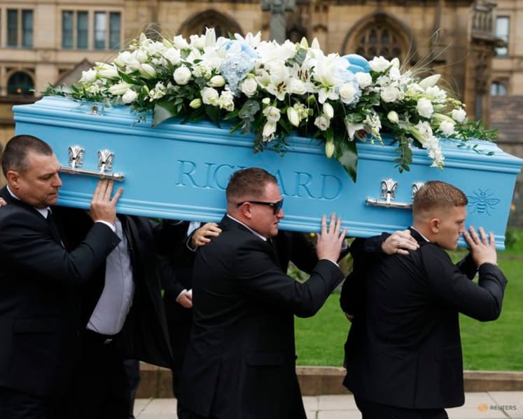 Ricky Hatton's funeral draws thousands in Manchester tribute