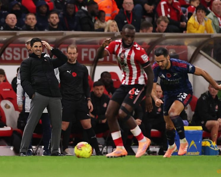 Arsenal's winning streak ends, Chelsea up to second, Man United draw at Spurs