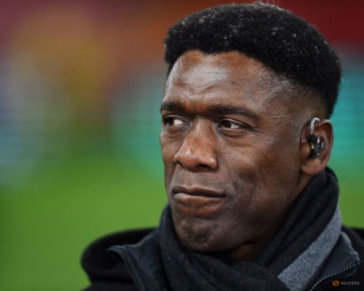 Struggling Corinthians sign Seedorf as manager