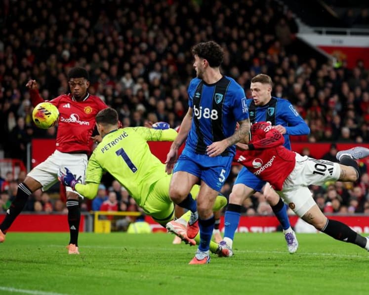 Bournemouth and Man United share spoils in eight-goal thriller