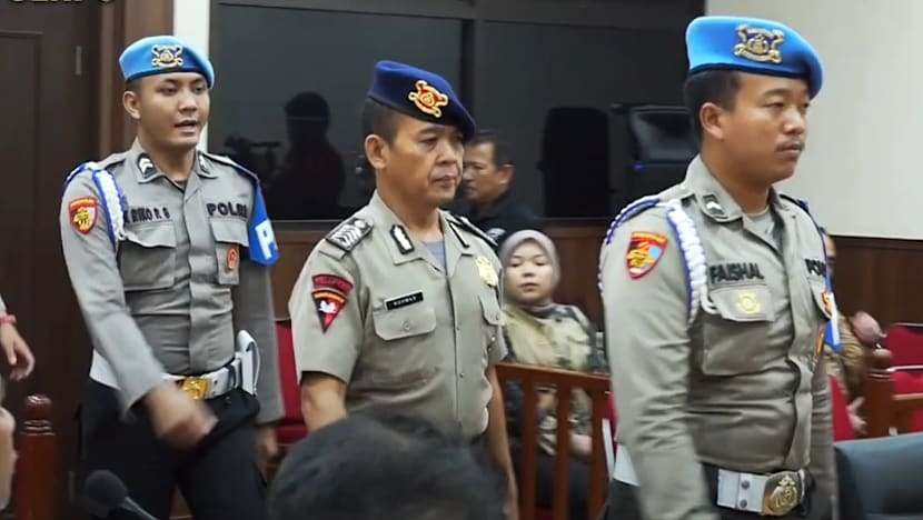 Indonesia delivery rider’s death: Police officer who drove armoured vehicle demoted Indonesia delivery rider’s death: Police officer who drove armoured vehicle demoted