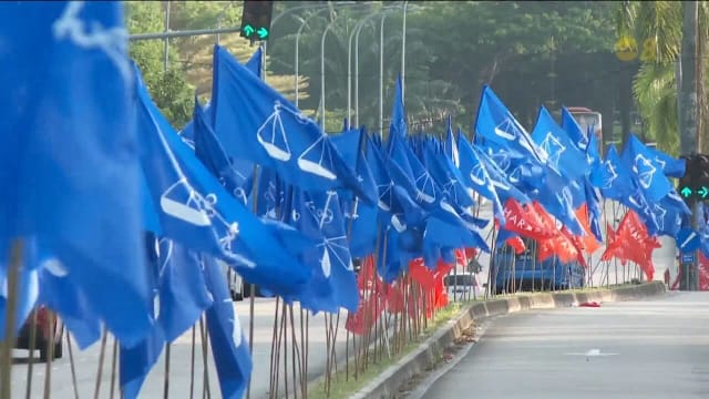 翁哈菲兹宣誓就任柔佛州务大臣 展开第二任期