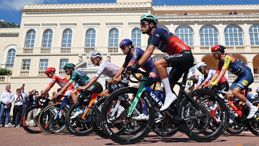 Vuelta third stage abandoned after hailstorm in Pyrenees