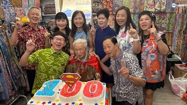 老字号裁缝师迎百岁大寿 约150人到场祝寿