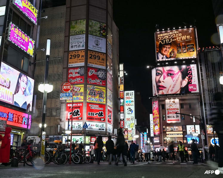 Japan eyes changing prostitution law to punish sex buyers