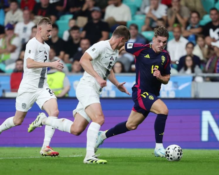 Late Vipotnik strike gives Slovenia draw 2-2 with Sweden
