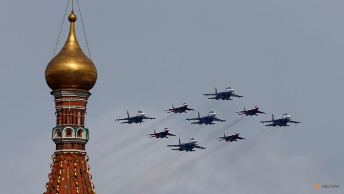 Eshak va mushuk raqobat video Sankt-Peterburgdagi fohishalarning manzillari