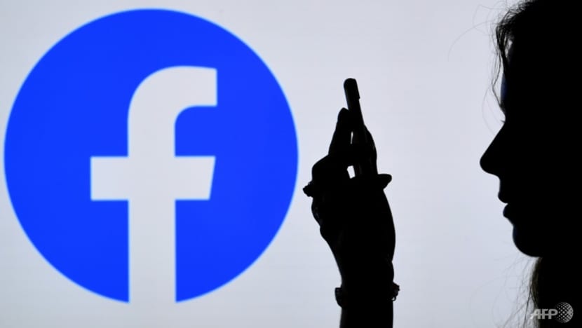 How Facebook algorithms can fight over your feed