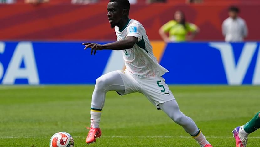 Former Everton midfielder Gueye joins Saudi Diriyah