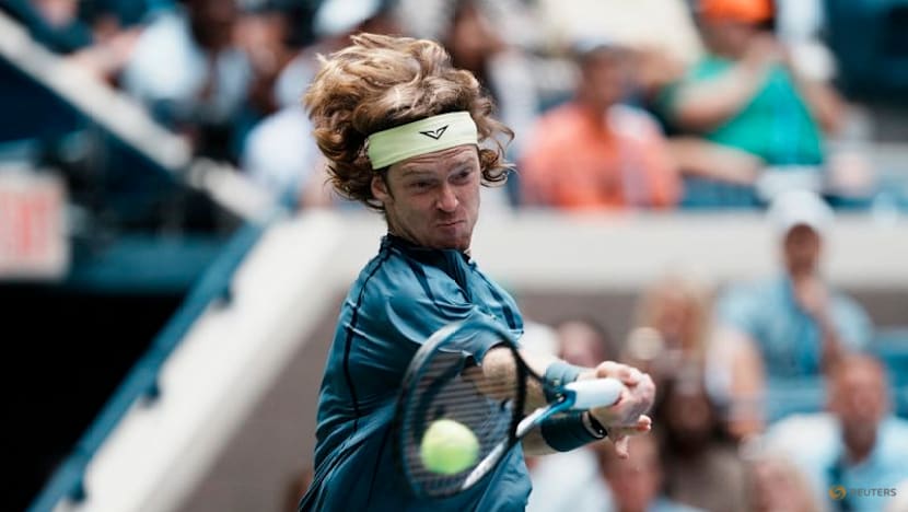 Auger-Aliassime's revival rolls on at US Open with clinical win over Rublev Auger-Aliassime's revival rolls on at US Open with clinical win over Rublev