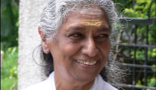 பிரபல பின்னணிப் பாடகி எஸ். ஜானகி காலமானார்
