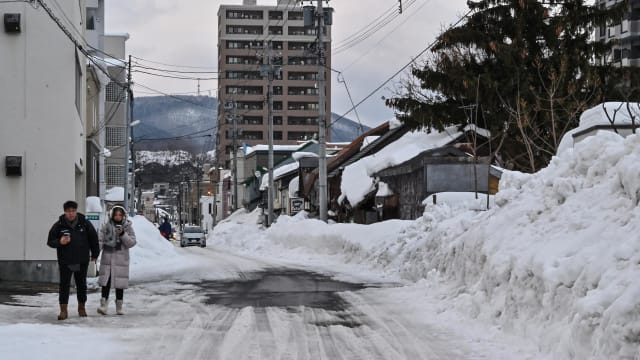 日本气温骤降 东京等地恐积雪影响交通