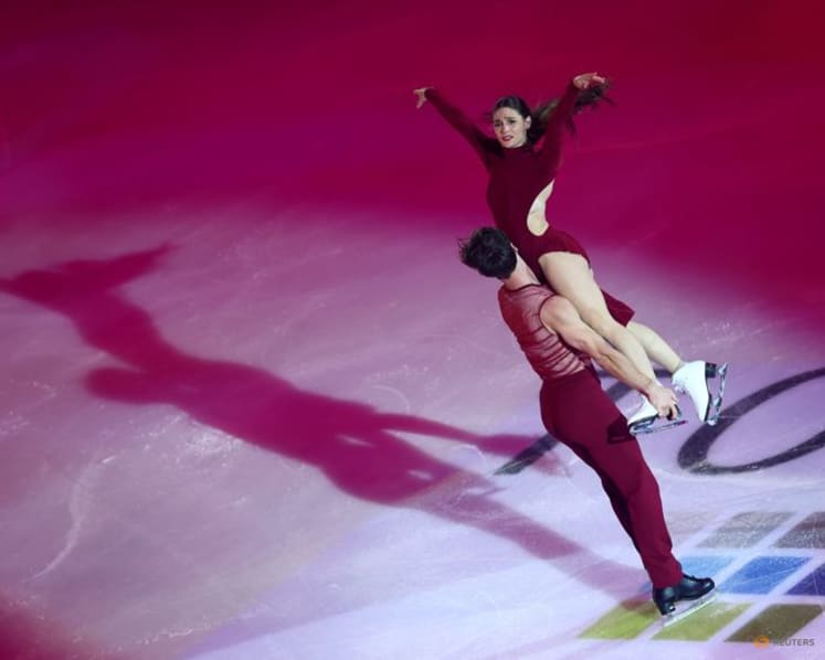 Figure skating-Fournier Beaudry granted French citizenship