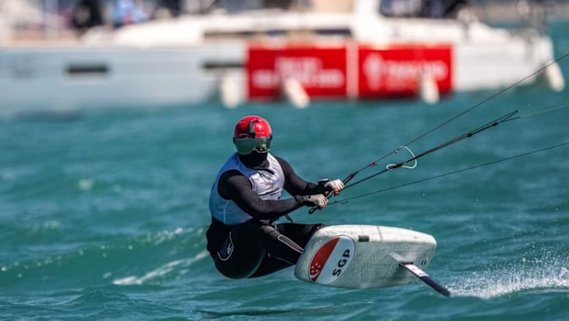 Atlet kitefoil SG Max Maeder rampas semula gelaran juara dunia