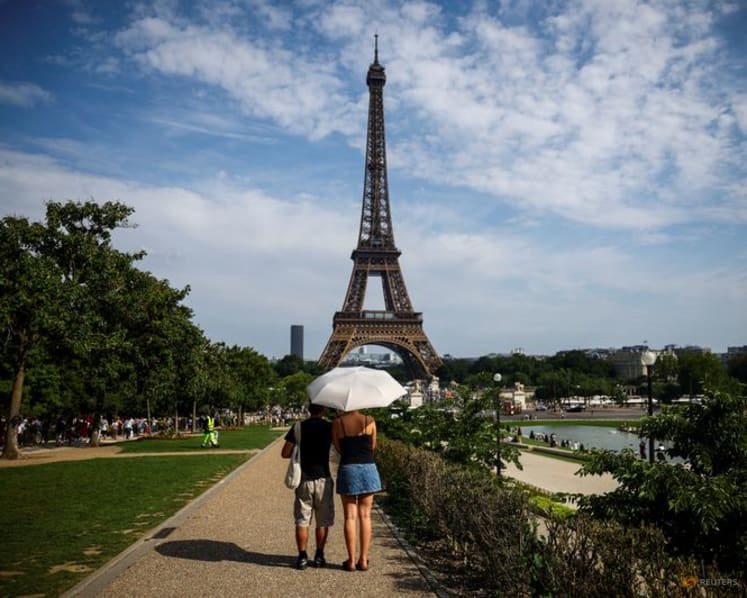 Europe swelters under heatwave, France restricts alcohol consumption