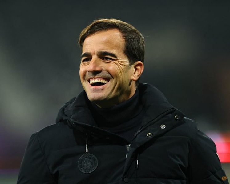 Spain's Novell replaces Hjulmand as Bayer Leverkusen coach