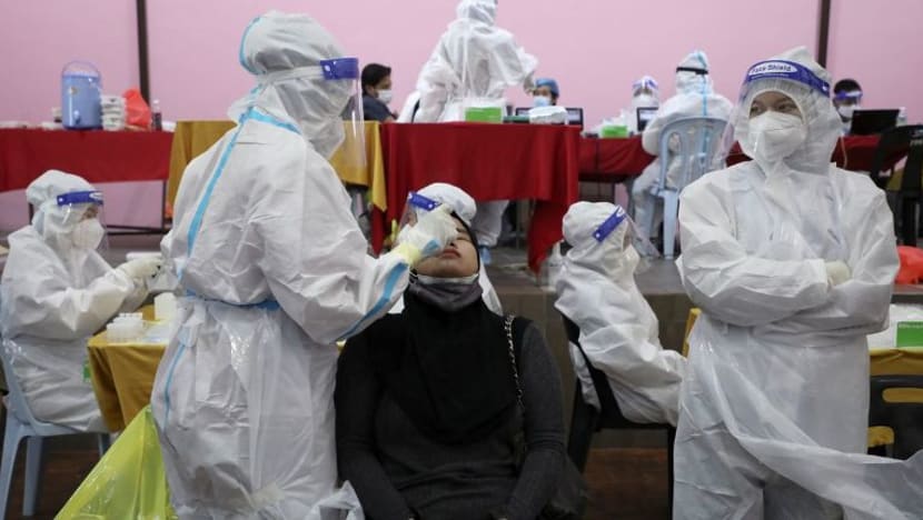 Kes baru COVID-19 di Malaysia kembali meningkat; lebih 21,000 kes dicatat menghampiri 2 juta keseluruhan