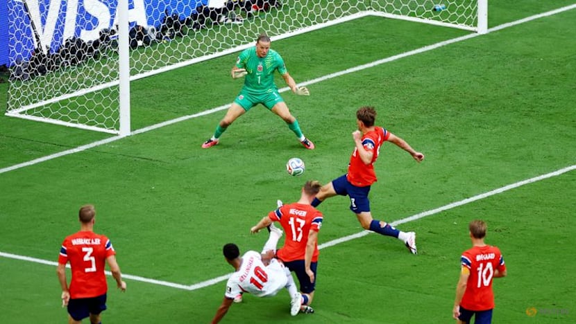 Bellingham double fires England past Norway into World Cup semis
