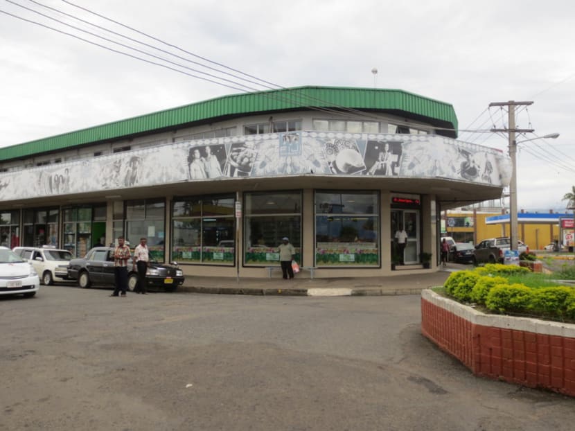 Of bulas and bull sharks