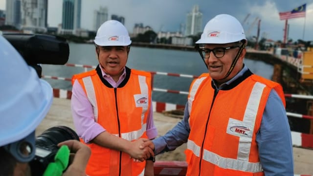 新马商重启新隆高铁和增加地不佬接驳火车班次事宜