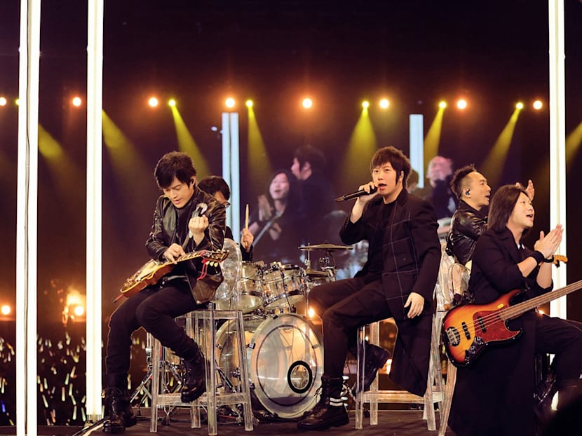 Mayday Fans Called Out For Indiscriminate Parking By Residents Living Near Kaohsiung Stadium Where The Band Is Performing 