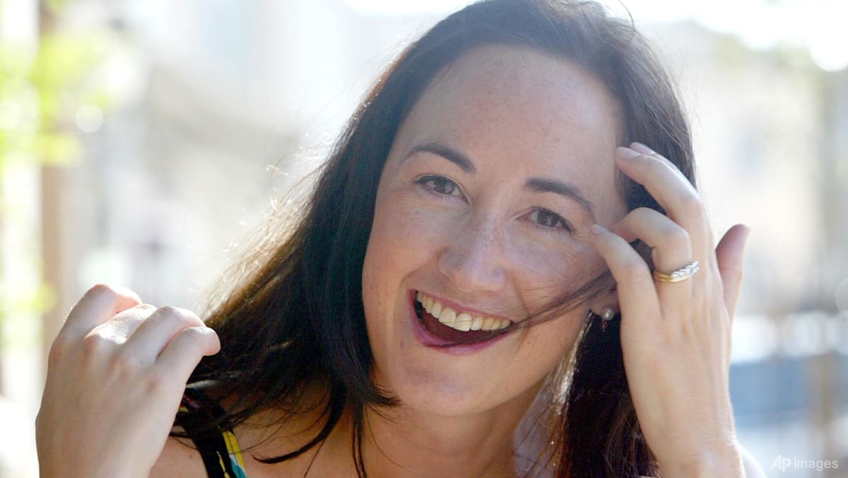 Sophie Kinsella, author of the millions-selling Shopaholic novels, dies at 55 Sophie Kinsella, author of the millions-selling Shopaholic novels, dies at 55