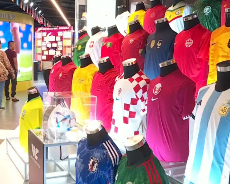 World Cup fever boosts business for sports stores, some restaurants in Singapore 
