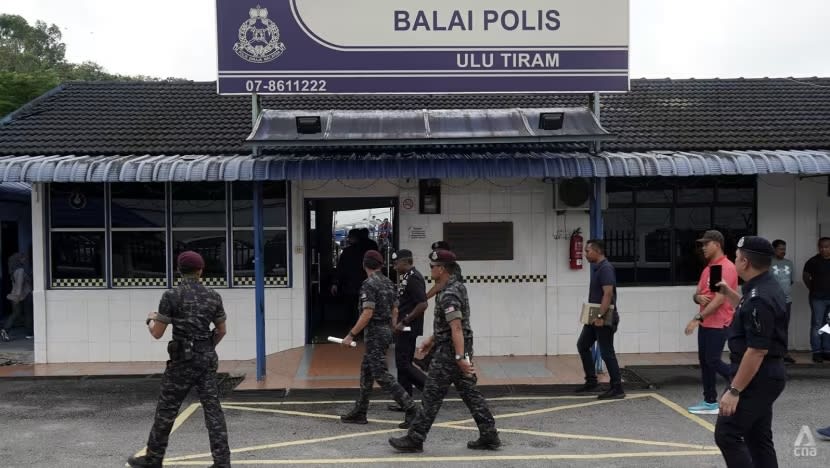 Serangan teroris Jemaah Islamiyah di Johor: 2 polisi Malaysia tewas, 7 ditangkap Serangan teroris Jemaah Islamiyah di Johor: 2 polisi Malaysia tewas, 7 ditangkap