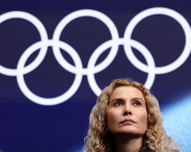 Figure skating-ISU statement follows controversy over Russian coach at Milano Olympics