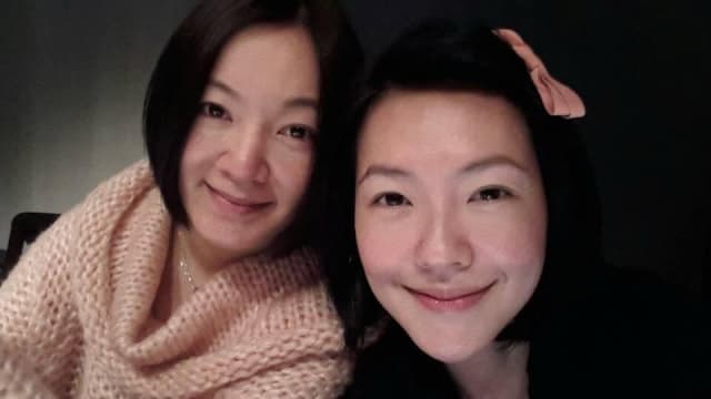 阿雅谈30年姐妹情，曝小S在大S离世后撑起整个家