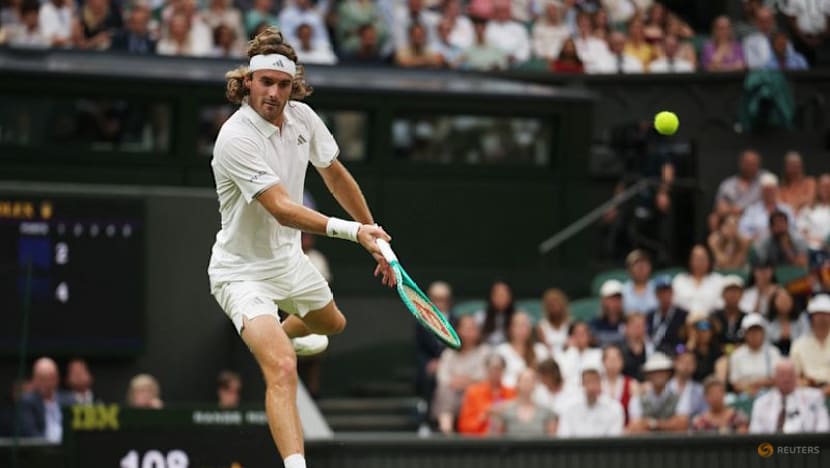 No chinks in the Djokovic armour as he rolls over Tsitsipas to reach third round