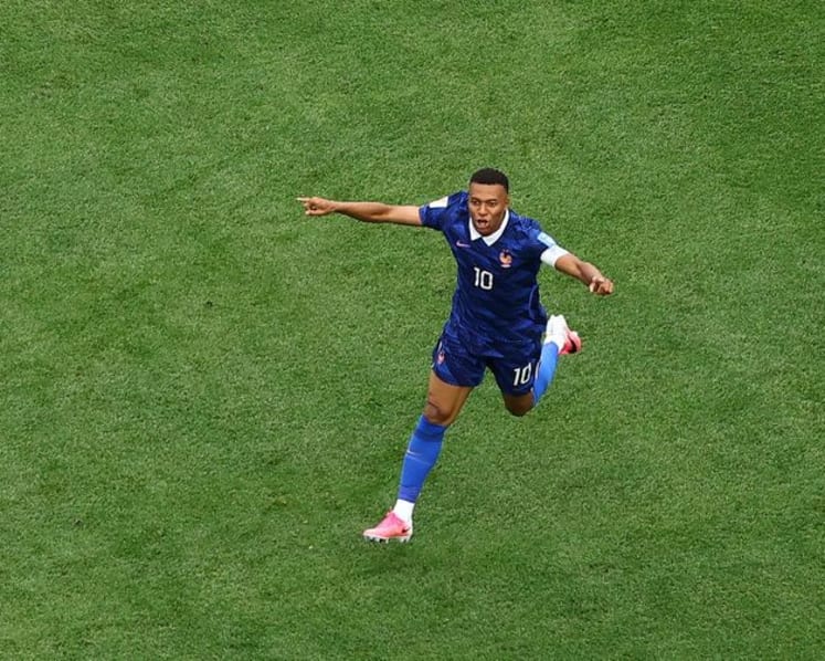 No 'I' in team as Mbappe puts World Cup glory above records