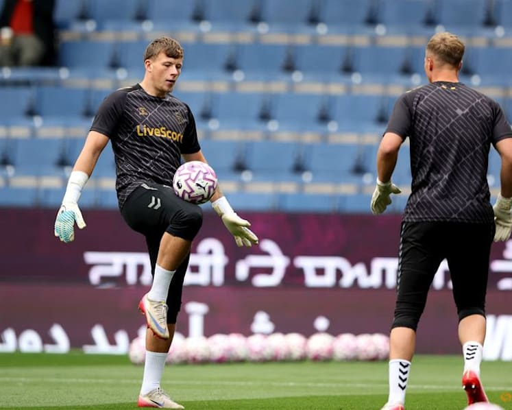 Wrexham sign goalkeeper Patterson from Sunderland for reported record fee