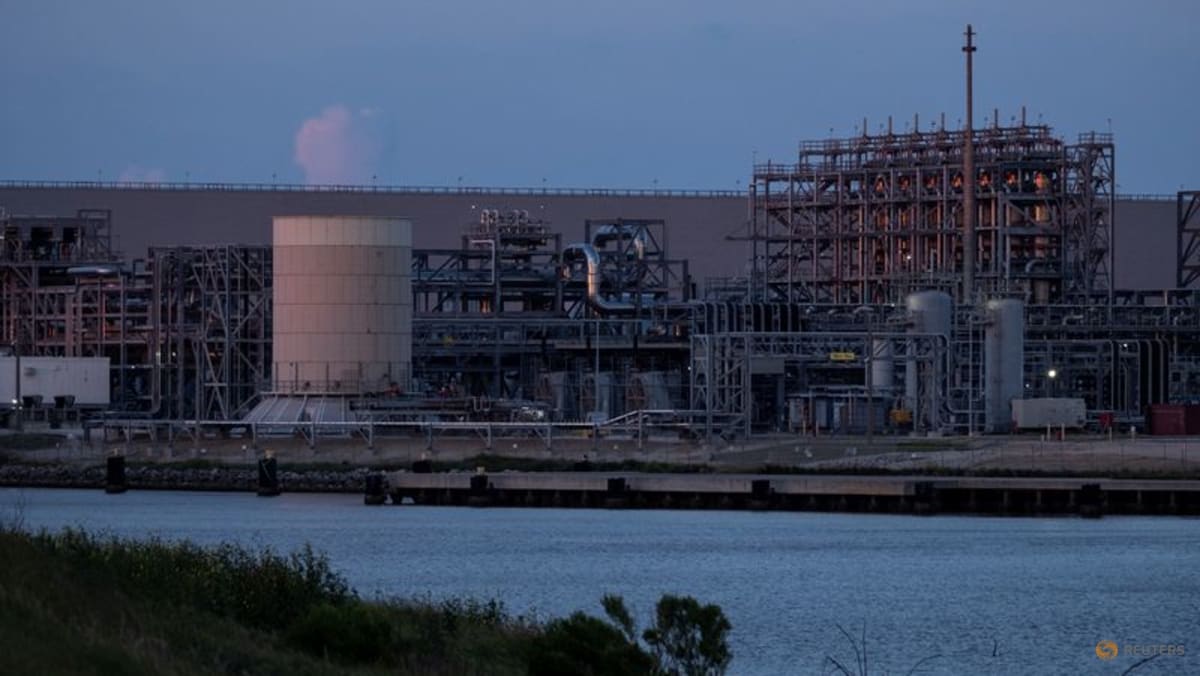 US LNG exports to Europe decline as Asia prices surge